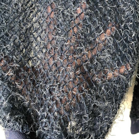 KLD SIGNATURE lightweight mesh navy top - Picture 4 of 7